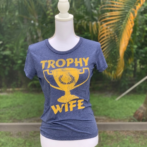 Local Celebrity Fun Tee - Picture 2 of 3